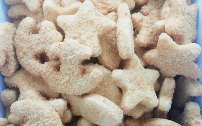 Figurine di merluzzo panate