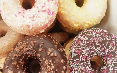 Mix donuts (piccole ciambelle vuote glassate)